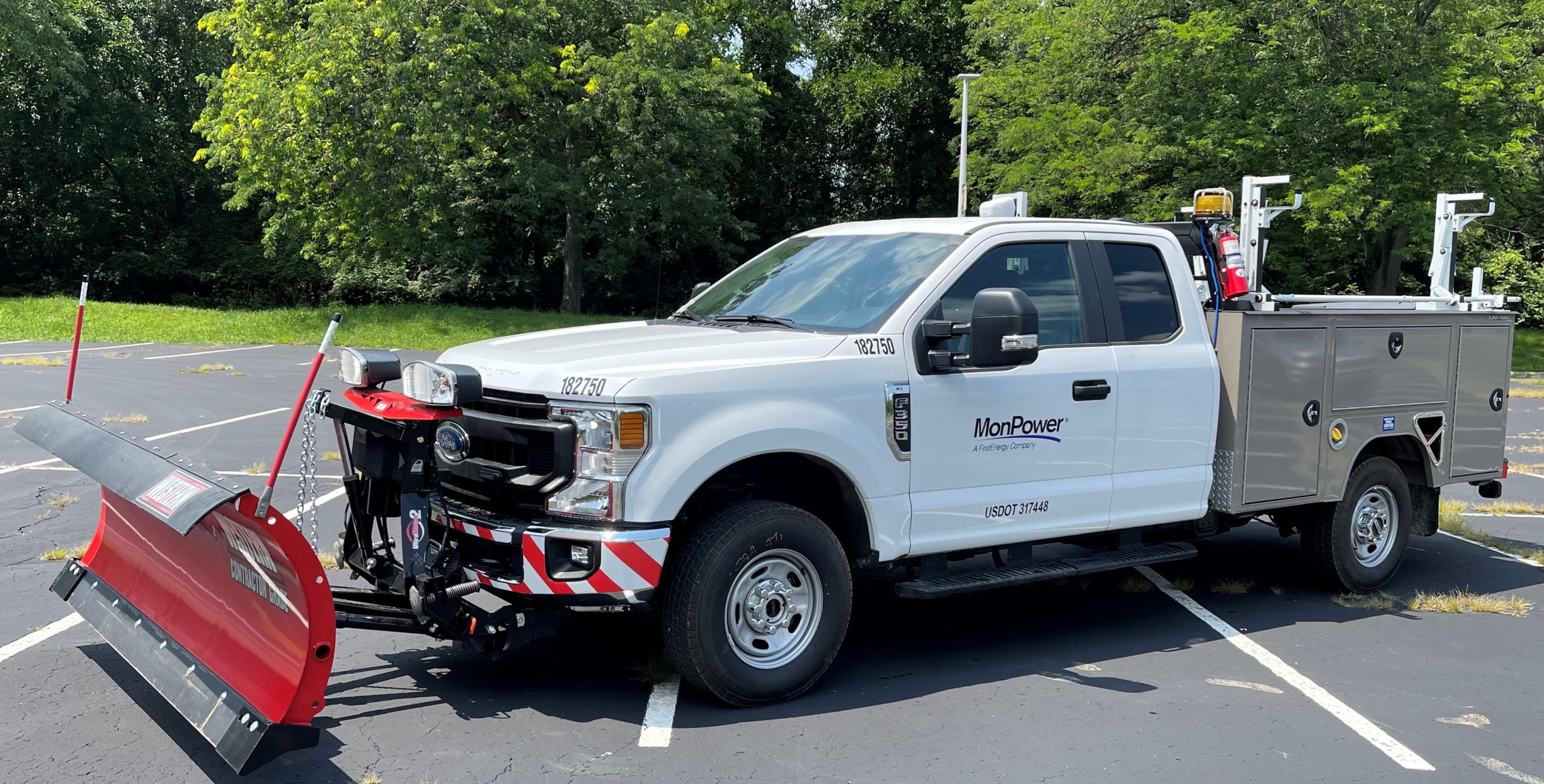 road-service-truck